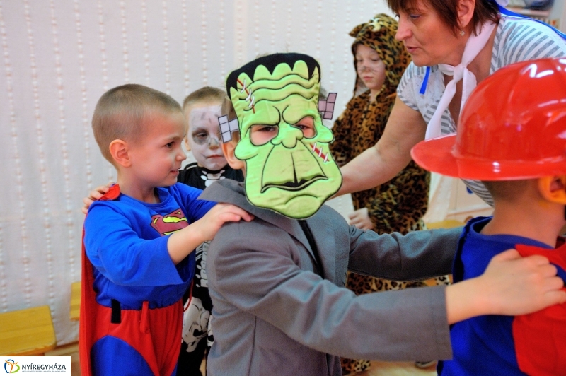 Farsangolás az Eszterlánc óvodában
