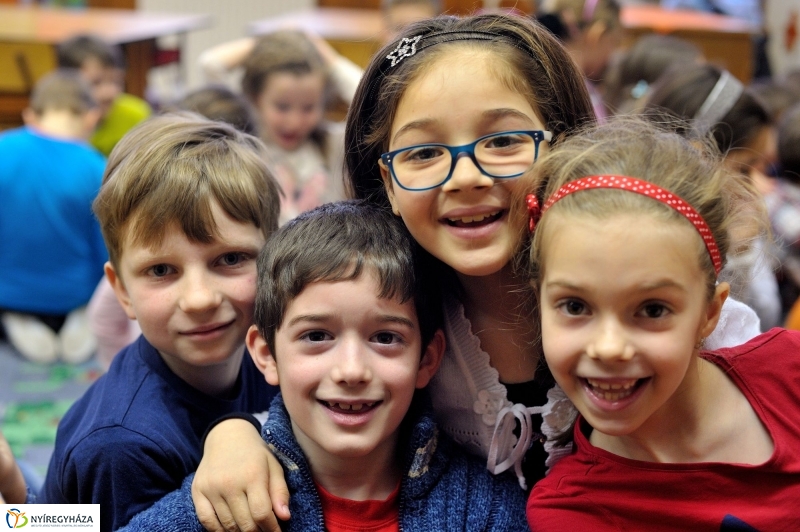 Farsangolás a Jókai Mór iskolában