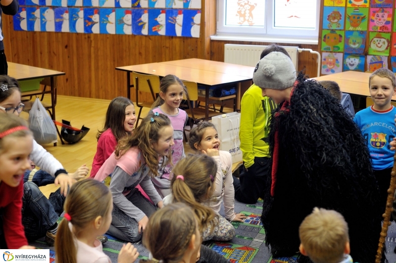 Farsangolás a Jókai Mór iskolában