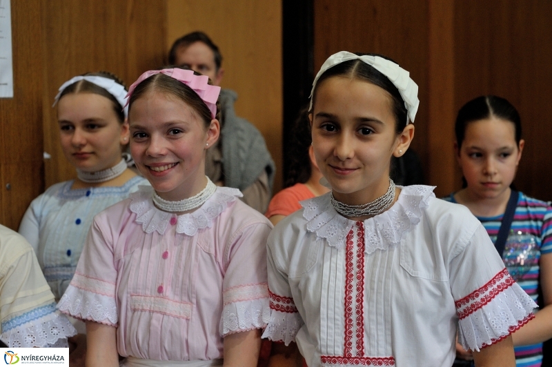 Néptánc verseny a Vécsey iskolában