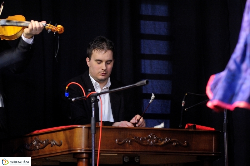 Néptánc verseny a Vécsey iskolában