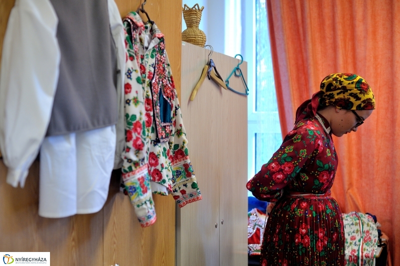 Néptánc verseny a Vécsey iskolában