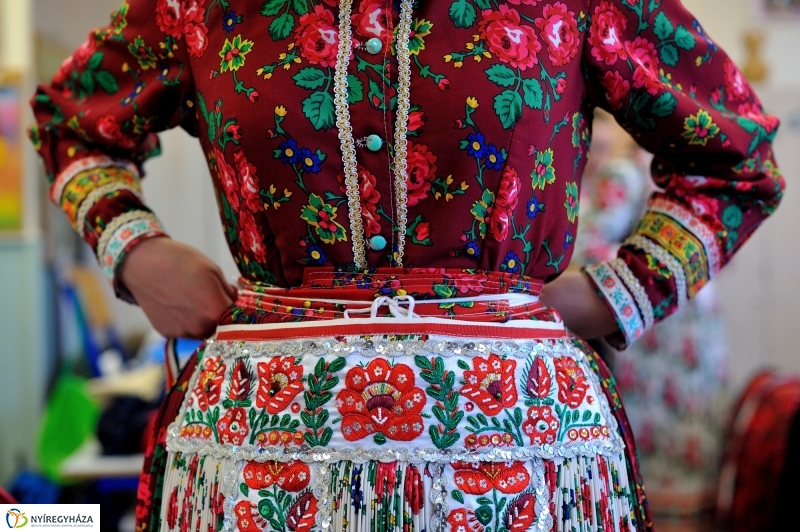 Néptánc verseny a Vécsey iskolában