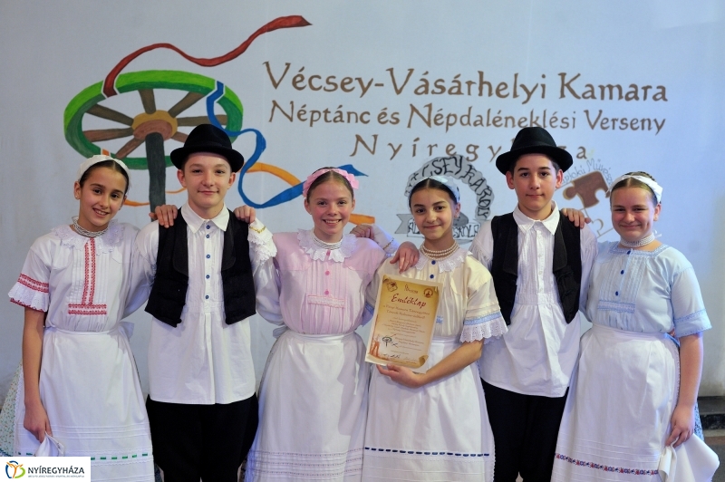 Néptánc verseny a Vécsey iskolában