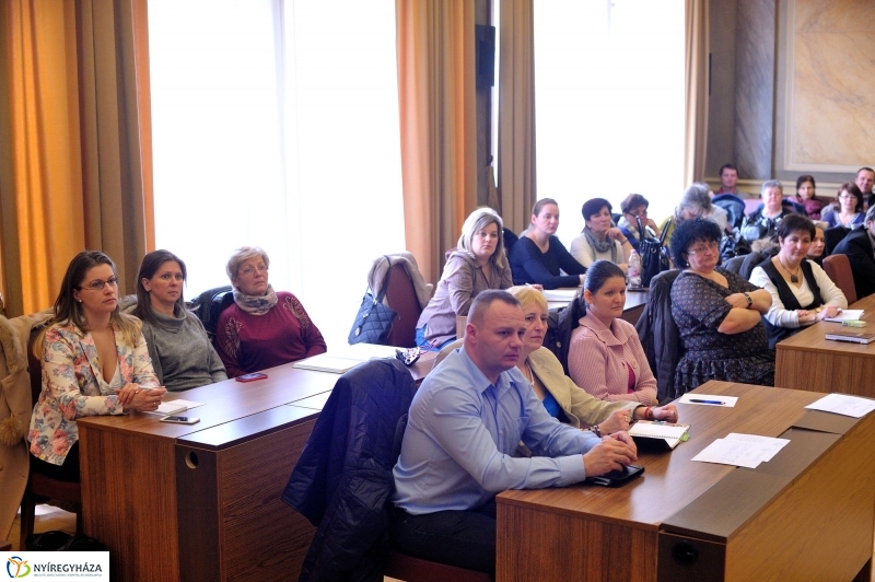 Jelzőrendszeri tanácskozás