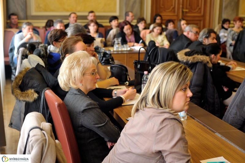 Jelzőrendszeri tanácskozás