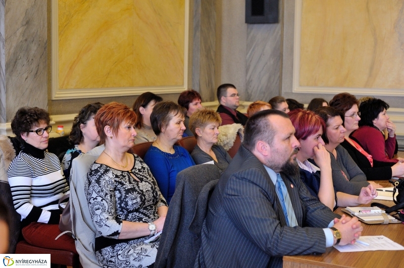 Jelzőrendszeri tanácskozás