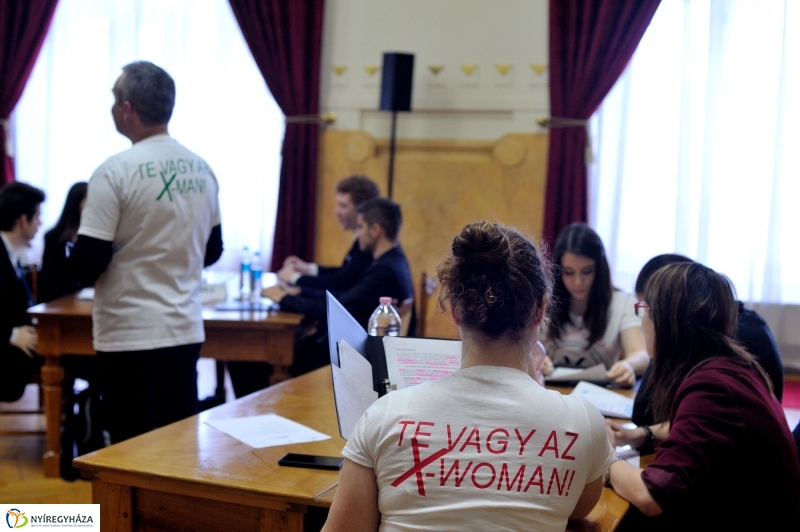 Középiskolai vetélkedő - Túl az első X-en