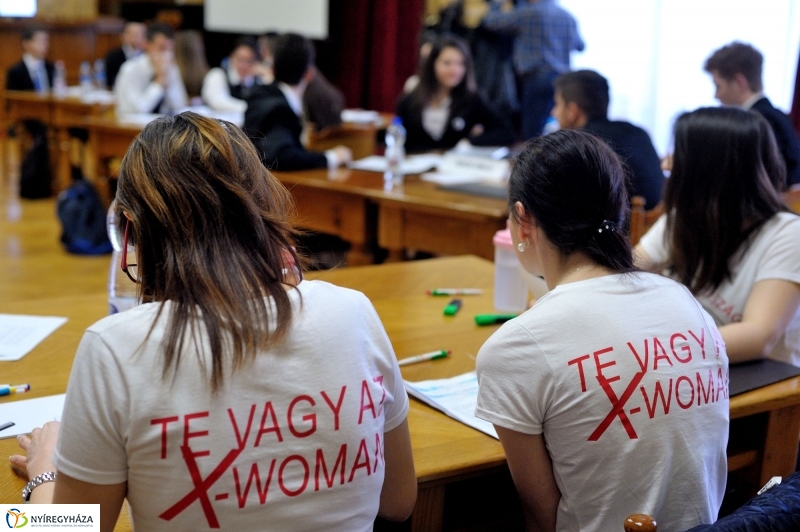 Középiskolai vetélkedő - Túl az első X-en