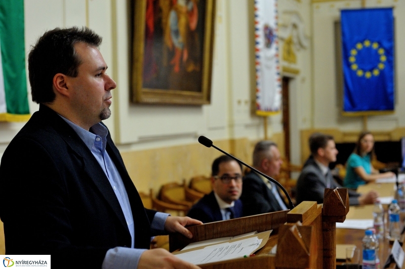 Középiskolai vetélkedő - Túl az első X-en