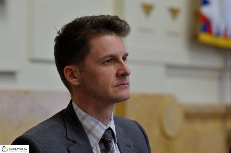 Középiskolai vetélkedő - Túl az első X-en