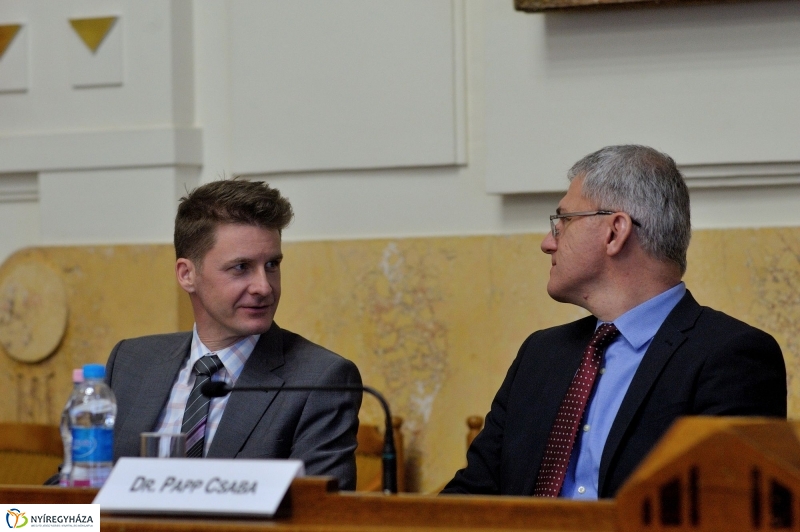 Középiskolai vetélkedő - Túl az első X-en