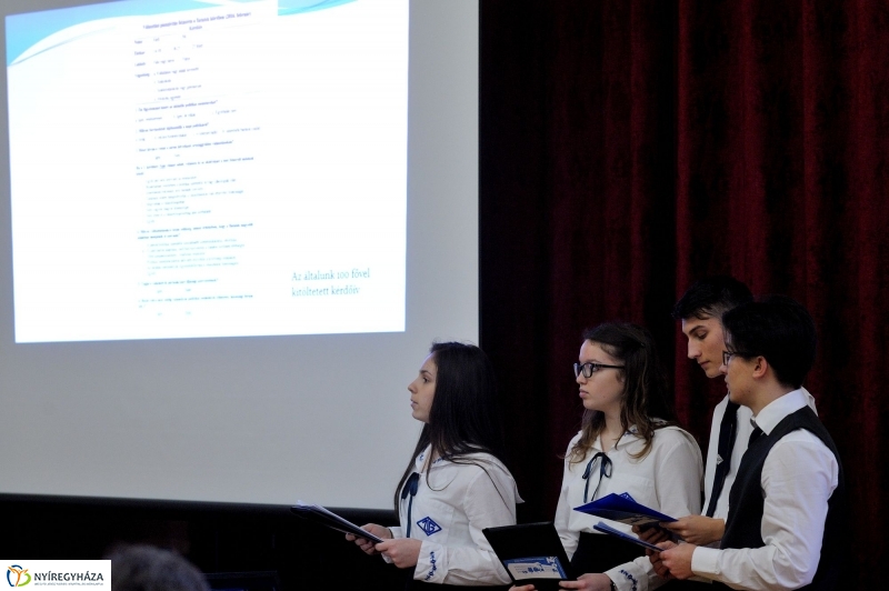 Középiskolai vetélkedő - Túl az első X-en