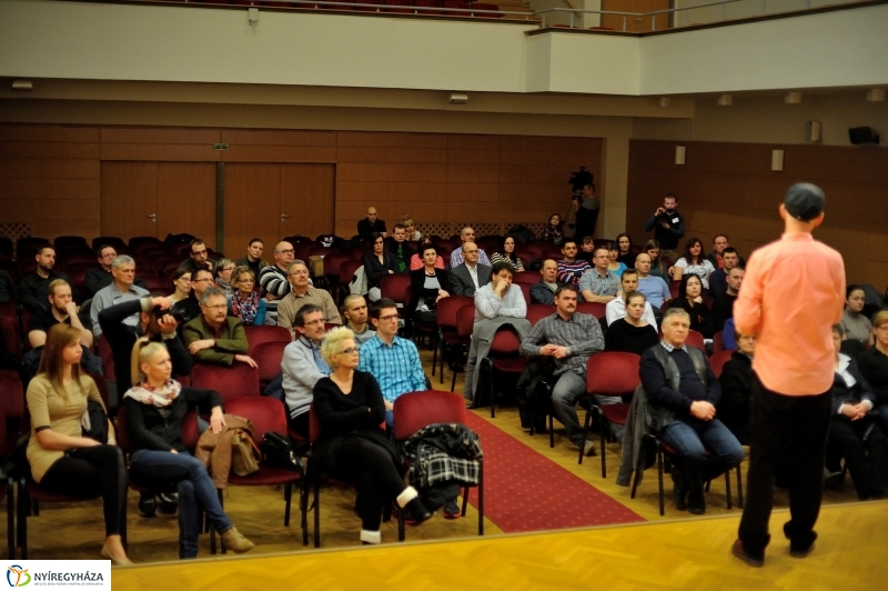 A hadifogoly -  Vujity Tvrtko előadása Nyíregyházán