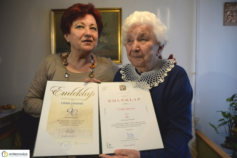 Csekk Jánosné köszöntése