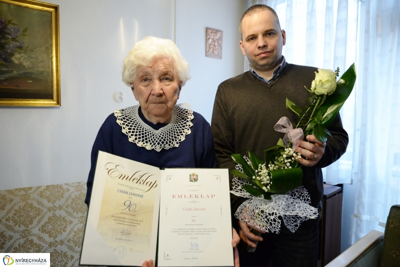 Csekk Jánosné köszöntése