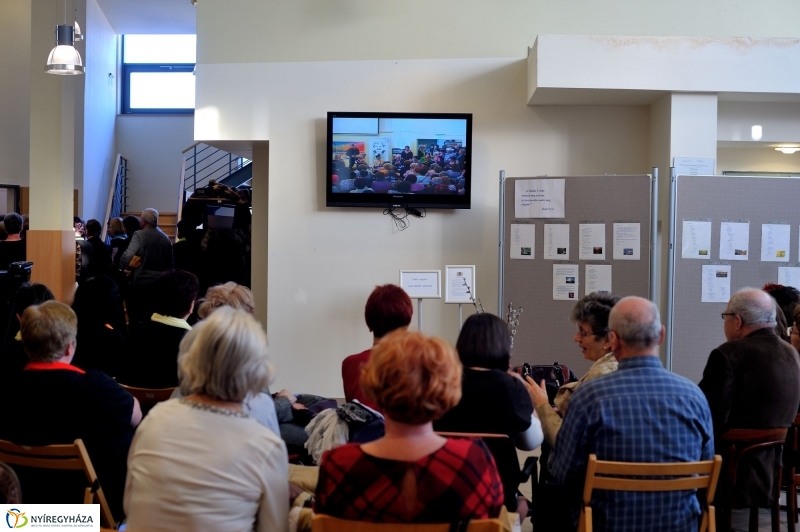 Nőnapi zenés irodalmi délután a könyvtárban