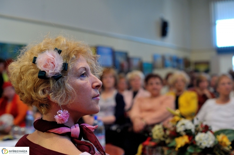 Nőnapi zenés irodalmi délután a könyvtárban