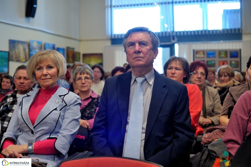 Nőnapi zenés irodalmi délután a könyvtárban