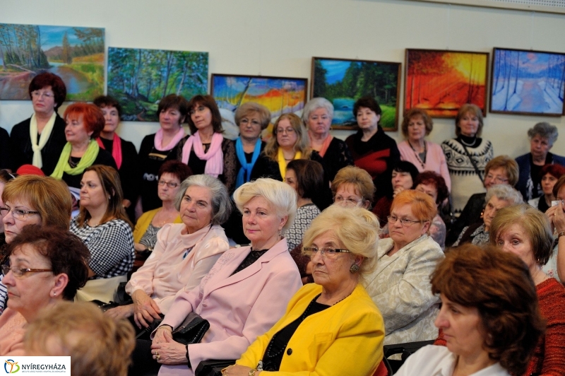 Nőnapi zenés irodalmi délután a könyvtárban