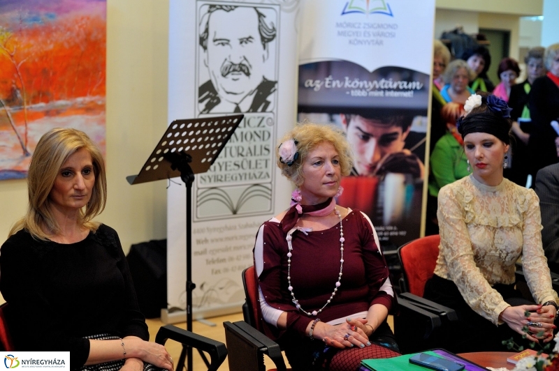 Nőnapi zenés irodalmi délután a könyvtárban
