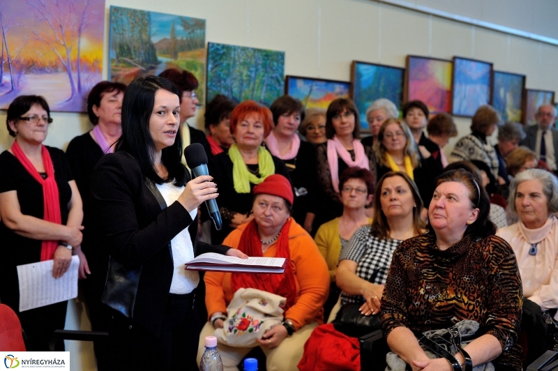 Nőnapi zenés irodalmi délután a könyvtárban