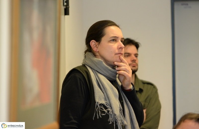 Palotai Erzsébet festőművész kiállításmegnyitója