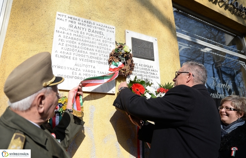 Koszorúzás Irányi Dániel emléktáblájánál