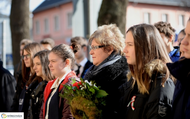 Koszorúzás Irányi Dániel emléktáblájánál