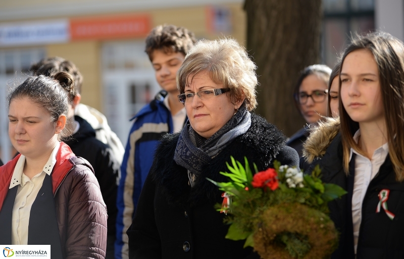 Koszorúzás Irányi Dániel emléktáblájánál