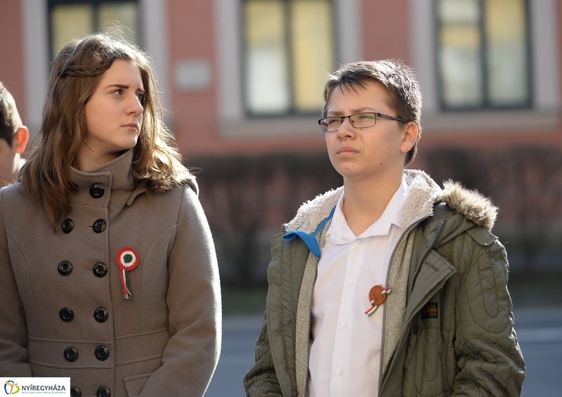 Koszorúzás Irányi Dániel emléktáblájánál