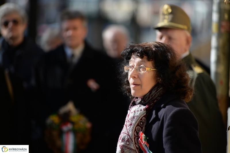 Koszorúzás Irányi Dániel emléktáblájánál