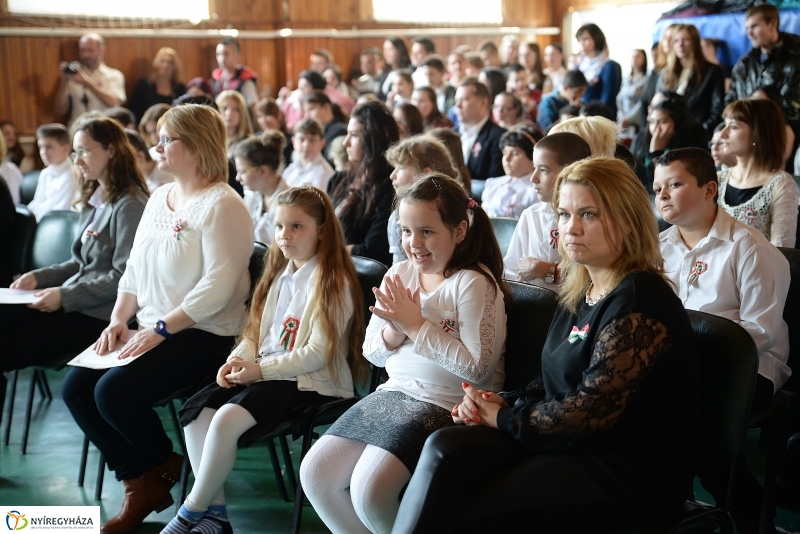 Erasmus tanusítványok átadása a Göllesz  Speciális Szakiskolában