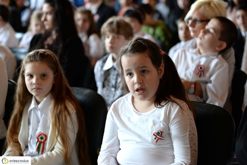 Erasmus tanusítványok átadása a Göllesz  Speciális Szakiskolában