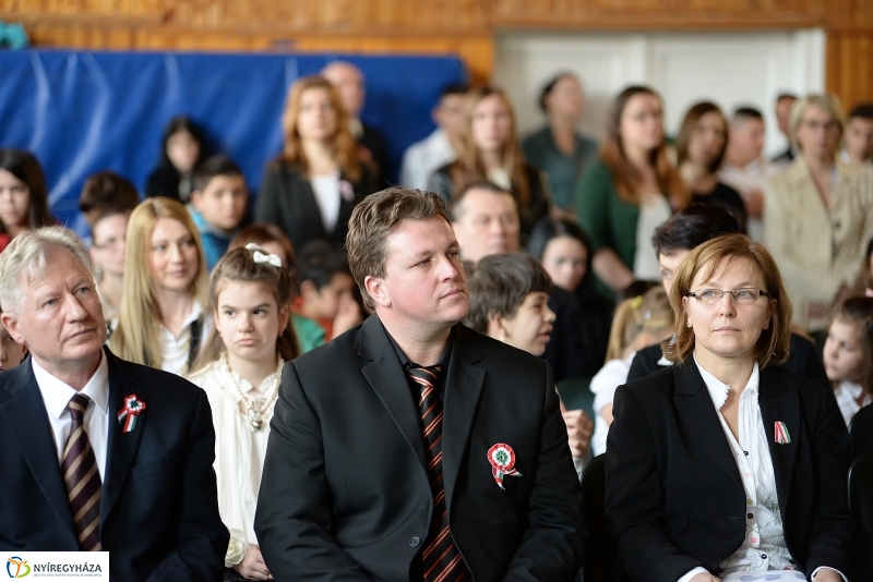 Erasmus tanusítványok átadása a Göllesz  Speciális Szakiskolában