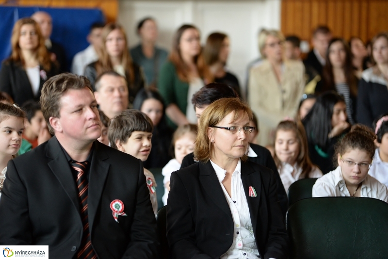 Erasmus tanusítványok átadása a Göllesz  Speciális Szakiskolában