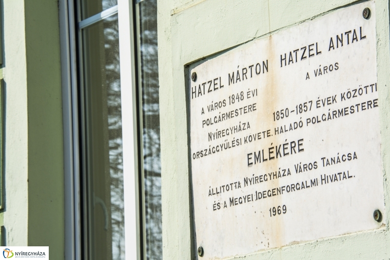 Koszorúzások városszerte