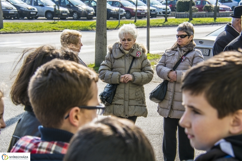 Koszorúzások városszerte