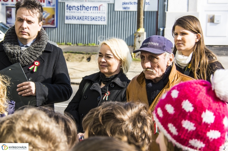 Koszorúzások városszerte