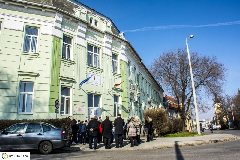 Koszorúzások városszerte