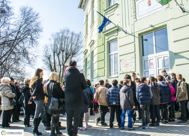 Koszorúzások városszerte