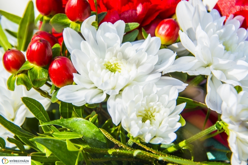 Koszorúzások városszerte