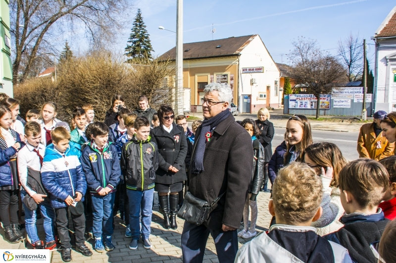 Koszorúzások városszerte