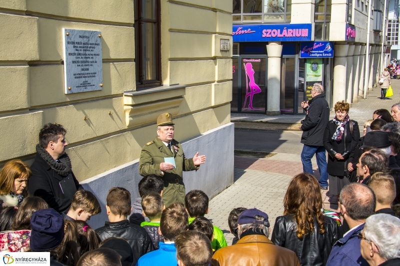 Koszorúzások városszerte