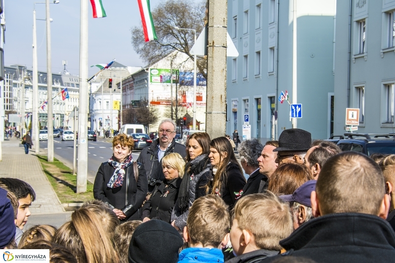 Koszorúzások városszerte