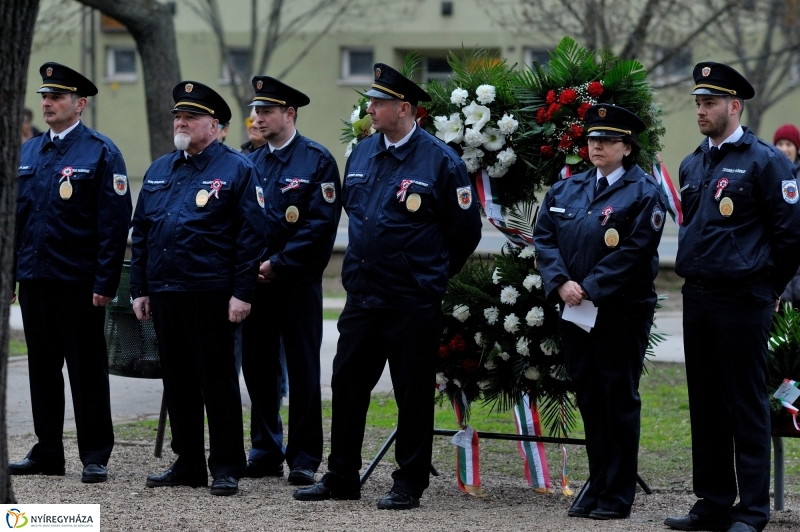 Megemlékezés kölcseysekkel