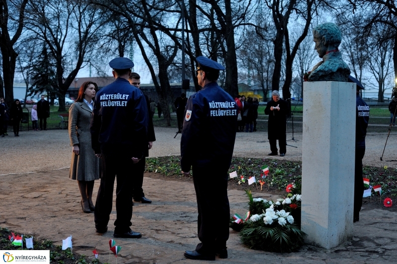 Megemlékezés kölcseysekkel