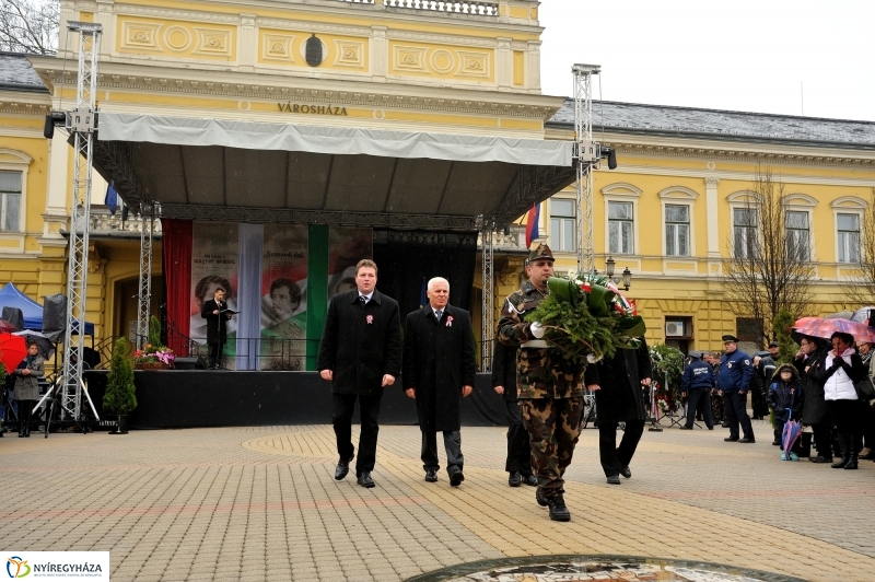 Koszorúzás március 15-én