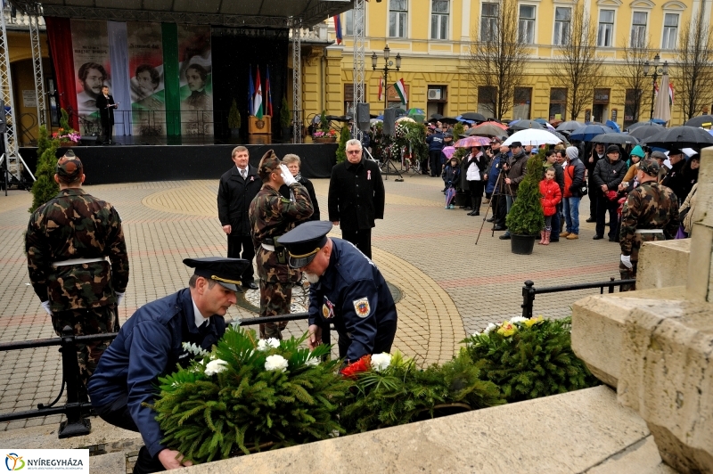 Koszorúzás március 15-én