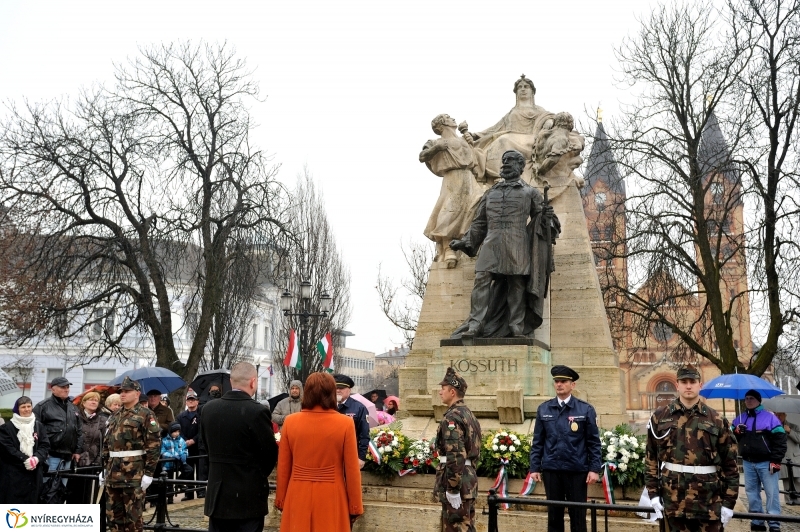 Koszorúzás március 15-én